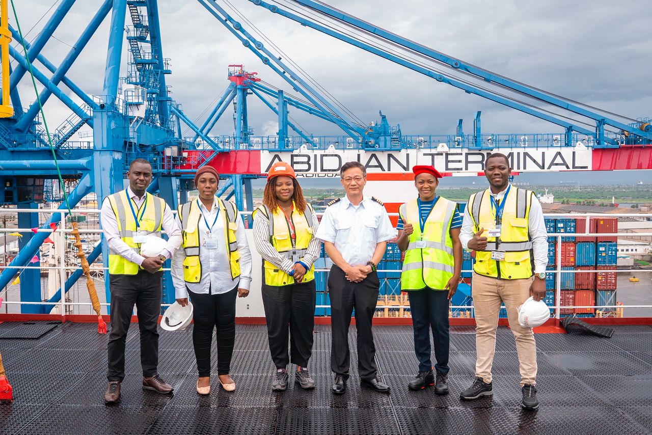 Équipe Salem Transit au port d'Abidjan